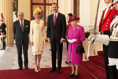 El Príncipe de Edimburgo, los reyes Felipe VI y Letizia, y la reina Isabel II de Inglaterra. Foto. Casa Real Española.