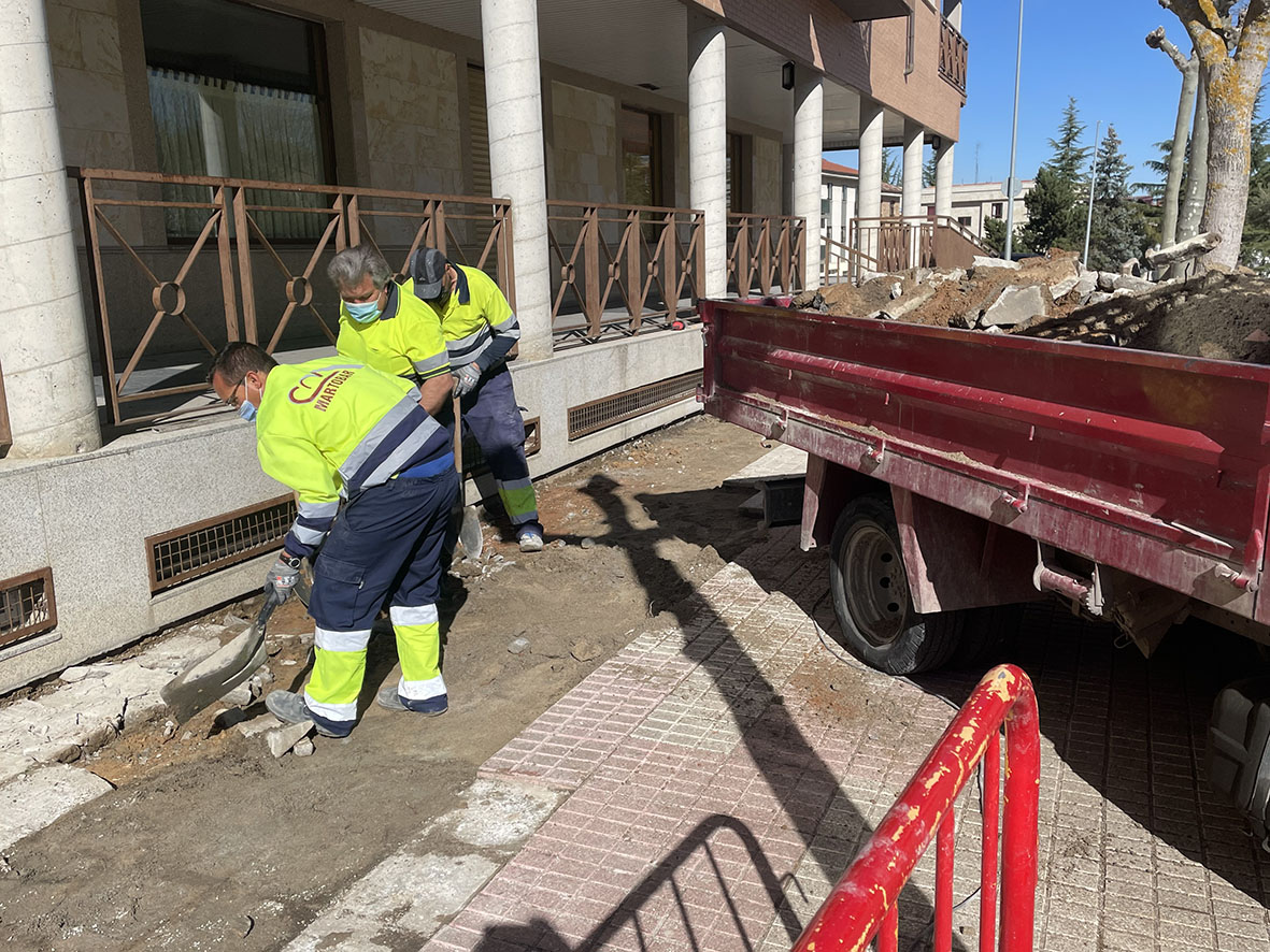 En los primeros dos meses, el servicio de mantenimiento de viales y reparación de averías resuelve en Carbajosa las incidencias en vías públicas
