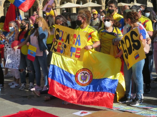 colombianos colombia masacre plaza mayor (6)