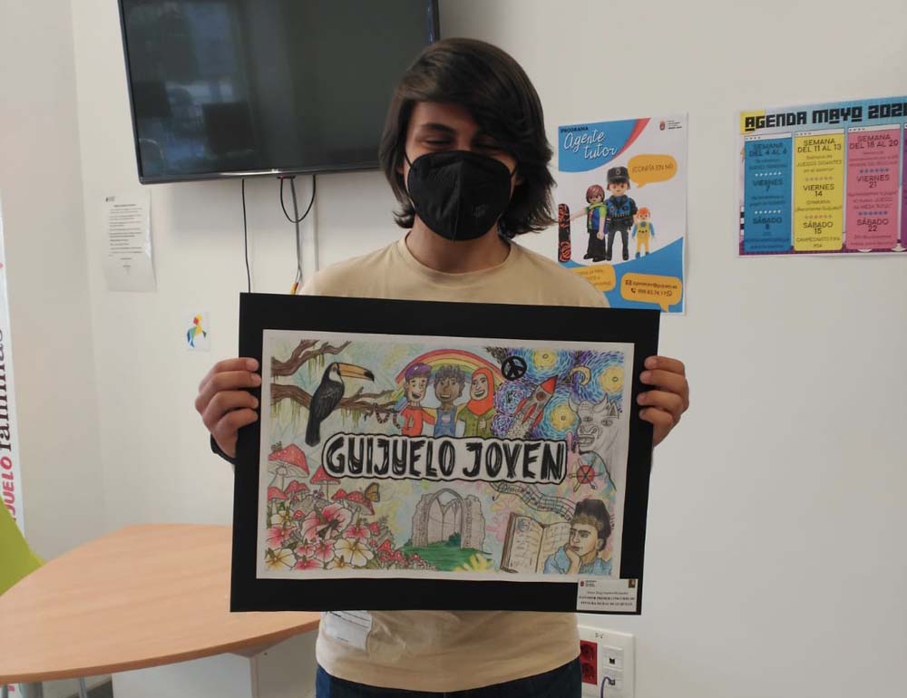 Hugo Sardón gana el I Certamen de pintura mural Guijuelo Joven.
