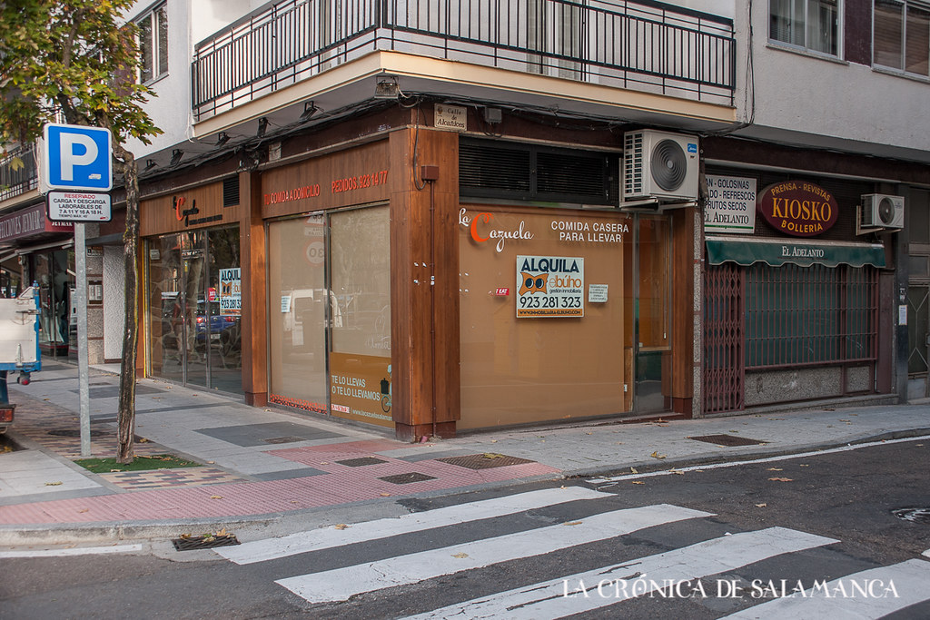 Varios locales vacíos en una calle de Salamanca. ARCHIVO.