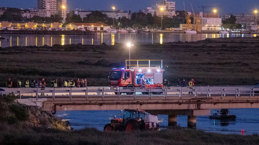 Coche hundido Huelva