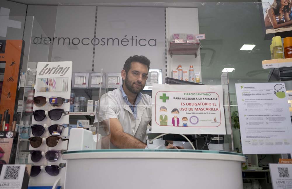 "Lucho contra la información falsa con humor", Guillermo Martín Melgar, de Farmacia Enfurecida