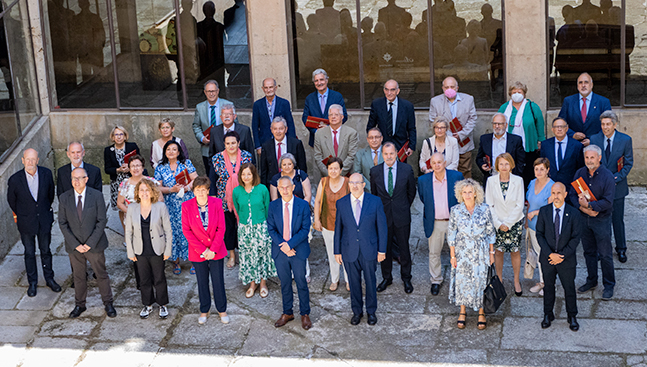 El rector preside el acto de homenaje al personal docente e investigador que se jubila. Fotografía. Usal.