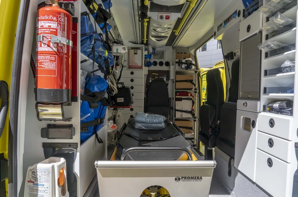 Interior de una de las nuevas ambulancias 'enfermerizadas'.