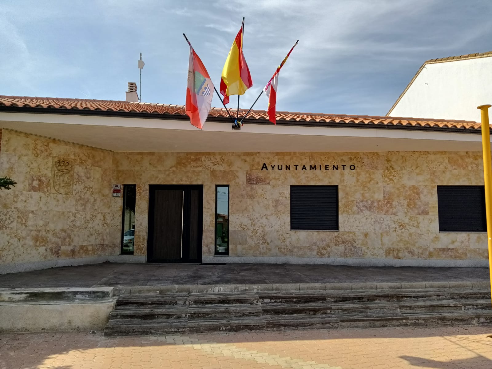 El Ayuntamiento de Espino de la Orbada.