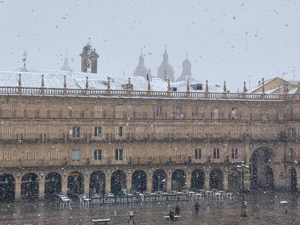 Nieve en la Plaza Mayor de Salamanca.