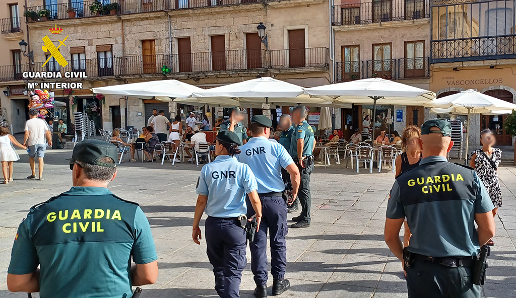 Agentes de la Guardia Civil en Ciudad Rodrigo.