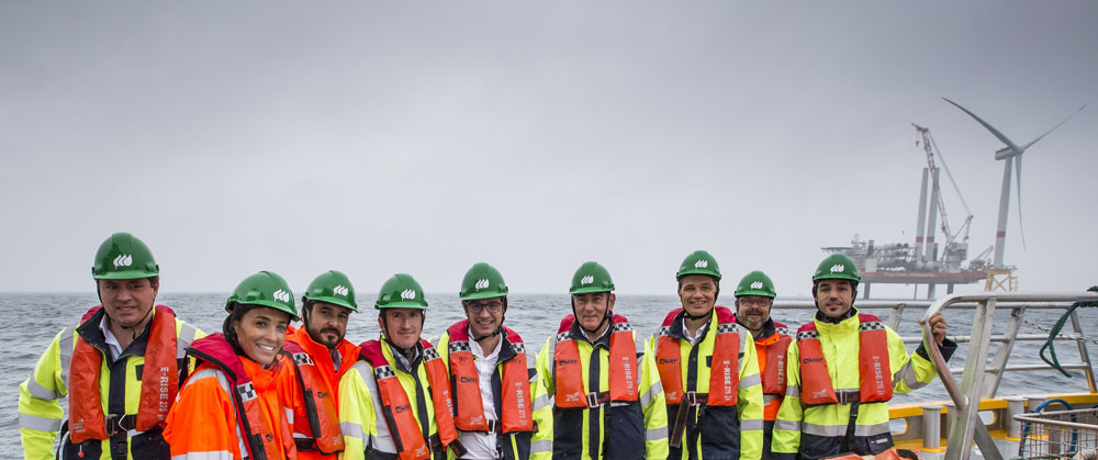 Ignacio Galán, presidente de Iberdrola, visita el parque eólico de Saint Brieuc.