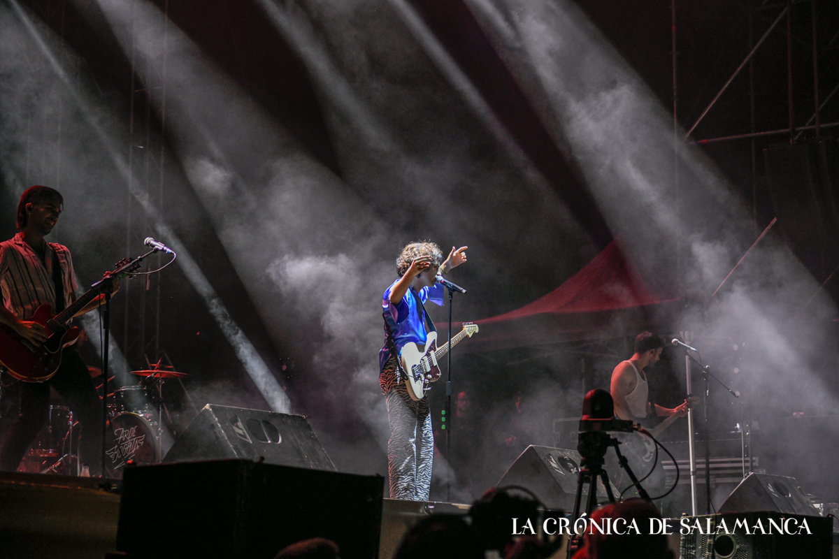 Arde Bogotá, en concierto en la Plaza Mayor de Salamanca.